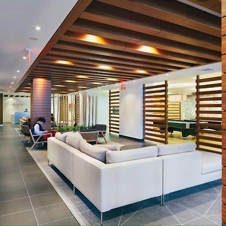 Stunning Condo Wit Amazing View 5Mins From Cntower Toronto Exterior photo