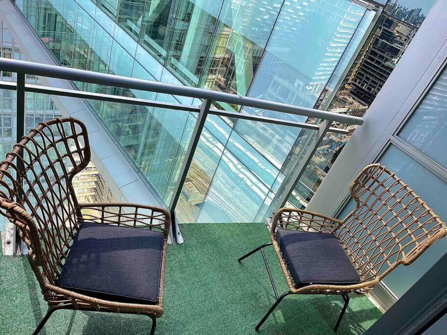Stunning Condo Wit Amazing View 5Mins From Cntower Toronto Exterior photo
