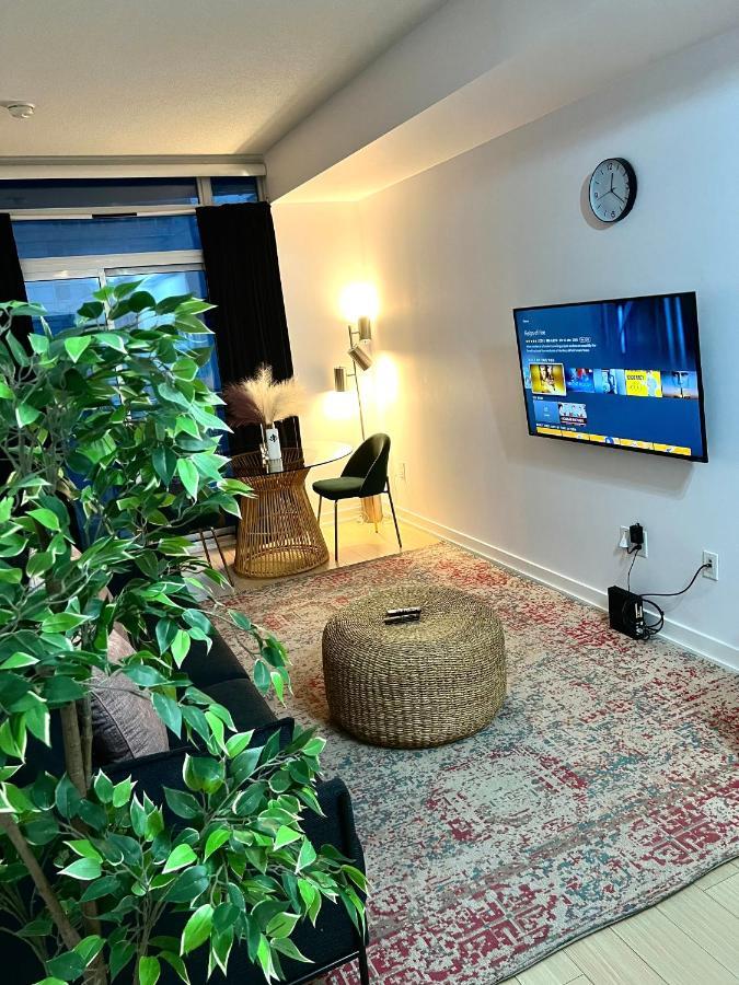 Stunning Condo Wit Amazing View 5Mins From Cntower Toronto Exterior photo